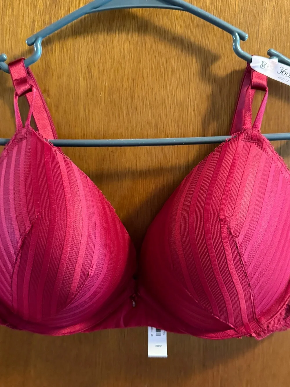 Victoria's Secret Red Fitted Push-Up Bra